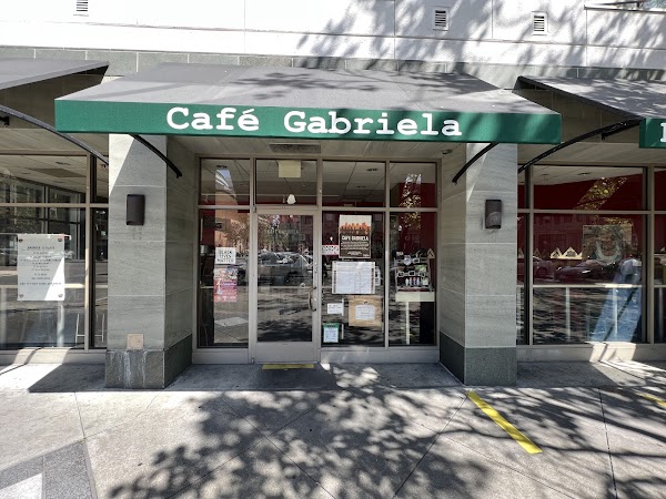 Café Gabriela interior